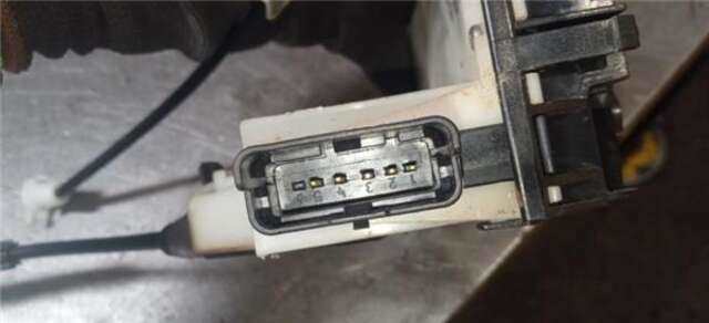 Foto 3ª: Cerradura Puerta Trasera Izquierda Peugeot 208 1.2 ALLURE [1.2 LTR. - 81 KW 12V E-THP - PURETECH] [HNZ-HN01]