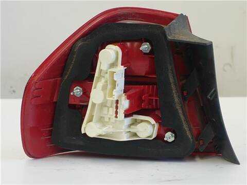 Foto 2ª: Piloto Trasero Derecho Bmw Serie 3 315 2.0 318D BERLINA 122CV 90KW [M47N 204 D4] (2006)
