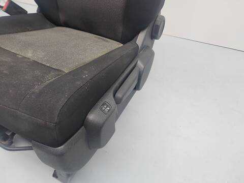 Foto 4ª: Asiento Delantero Izquierdo Peugeot Expert PREMIUM LONG 102CV 75KW FURGON [YH01] (2022)