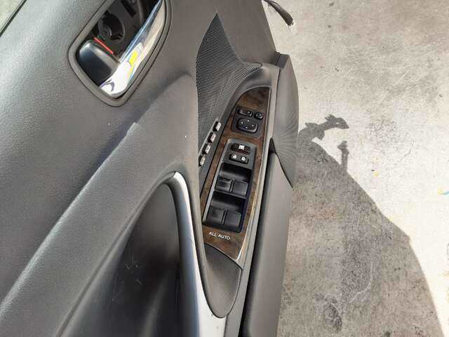 Foto 2ª: Puerta Delantera Izquierda Lexus IS 2.5 V6208CV 0CV [2GR] (2010)