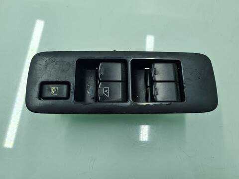 Botonera Elevalunas Nissan Qashqai ACENTA 4X4 141CV 104KW