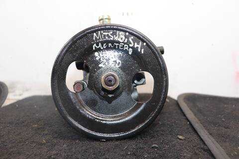 Bomba de Direccion Mitsubishi Montero 2500 TD 2-PTAS.) 84CV 62KW