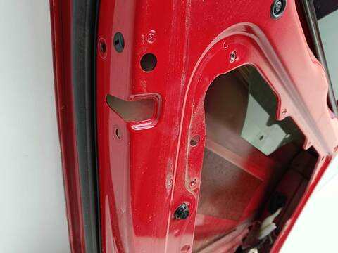 Foto 4ª: Puerta Trasera Izquierda Volkswagen Passat ADVANCE BERLINA 140CV 103KW [BKP] (2005)