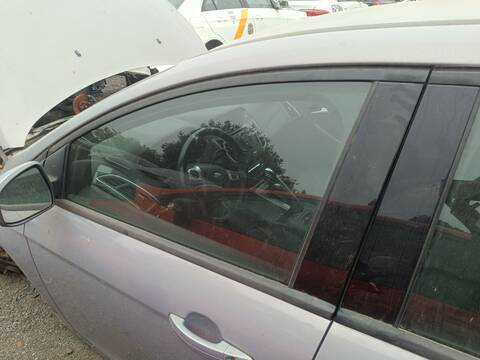 Luna Delantera Izquierda Ford Focus PNDA BERLINA AUT.