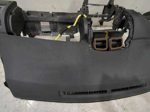 Foto 3ª: Salpicadero Toyota Auris 1.33 DUAL-VVTI NRE150_) 101CV [1NR-FE] (2006)