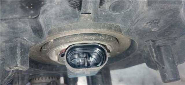 Foto 3ª: Faro Antiniebla Delantero Derecho Kia Carens 1.7 BASIC [1.7 LTR. - 85 KW CRDI CAT] [D4FD]