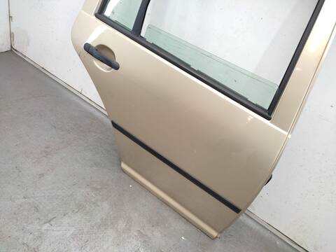 Foto 2ª: Puerta Trasera Derecha Volkswagen Golf 1.6 16V 105CV 77KW [AZD] (2001)