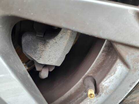 Pinza Freno Delantera Derecho Volkswagen Polo LIFE 95CV 70KW