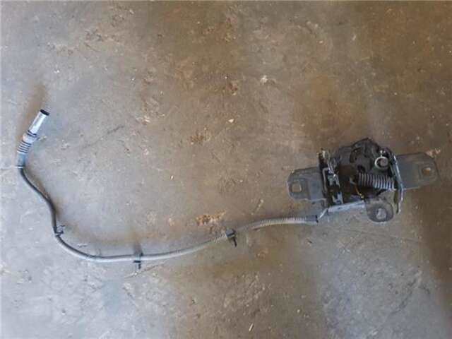 Cerradura Capot Volkswagen Golf 1.8 T