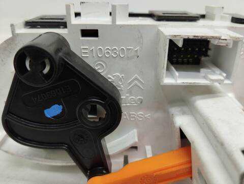 Foto 3ª: Mando Calefacción A. A. Peugeot 208 1.2 12V E-VTI 82CV 60KW [HM05] (2019)