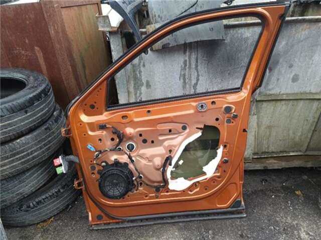 Foto 3ª: Puerta Delantera Derecha Peugeot 2008 1.5 ACTIVE PACK [1.5 LTR. - 96 KW BLUE-HDI FAP] [YHZ (DV5RC)]