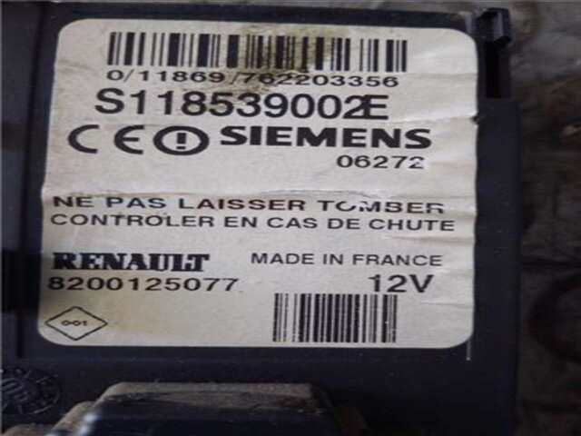 Foto 3ª: Motor de Arranque Renault Scenic 1.5 AUTHENTIQUE [1.5 LTR. - 78 KW DCI DIESEL] (JM)(2003-_) [K9K P7]