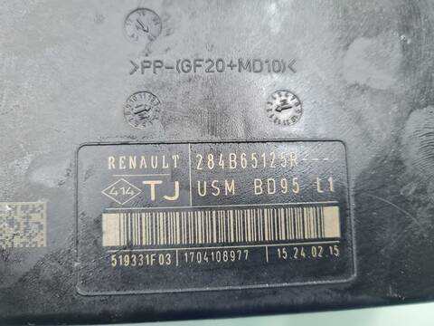 Foto 3ª: Caja Reles Fusibles Renault Megane LIMITED BERLINA 95CV 70KW III BERLINA 5 P [K9K R8] (2015)