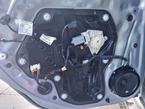 Elevalunas Manual Trasero Izquierdo Volkswagen Passat CJ5) 2.0 TDI 193 193CV 142KW