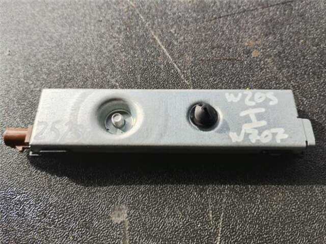 Foto 3ª: Antena Mercedes Clase C 160 2.1 C 220 D (205.304) [2.1 LTR. - 125 KW CDI CAT] [651.921]