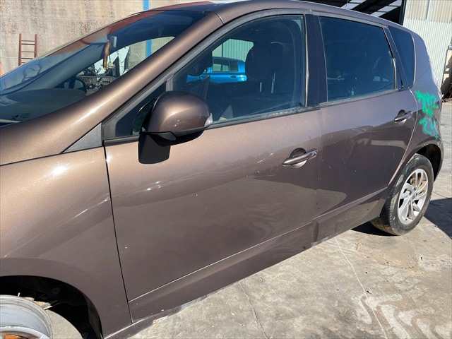 Foto 2ª: Puerta Delantera Izquierda Renault Scenic 1.5 CDI 110CV [K9KA6] (2014)