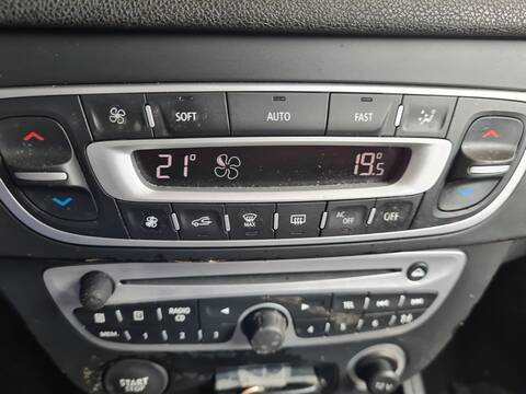 Foto 4ª: Mando Climatizador Renault Megane III COUPE [K4M858] (2008)