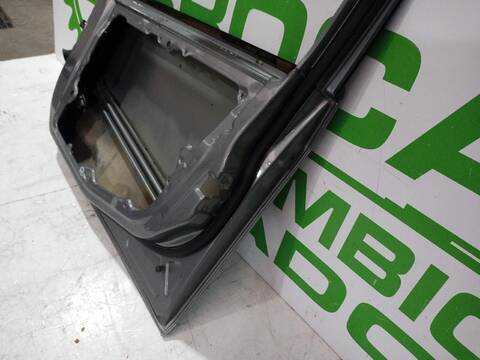 Foto 2ª: Puerta Delantera Derecha Ford Fiesta FUN 68CV (2001)