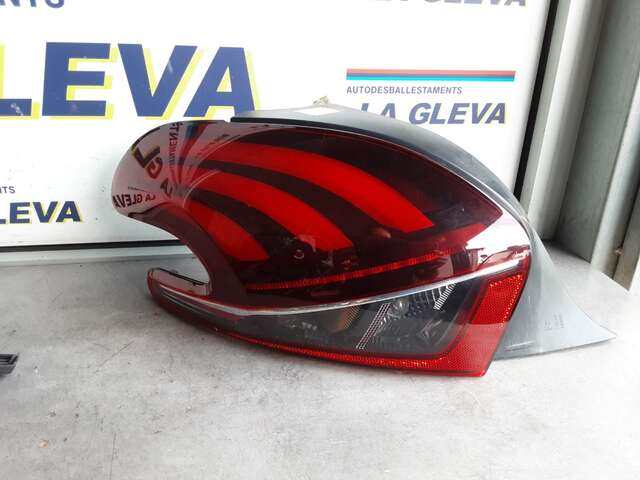 Piloto Trasero Izquierdo Peugeot 208 1.2 12V82CV 0CV