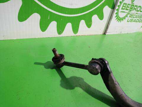 Foto 3ª: Barra Estabilizadora Delantera Nissan Serena 2.3 LX DIESEL 75CV [LD23] (1992)