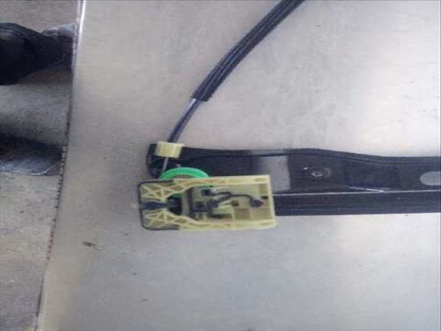 Foto 4ª: Elevalunas Eléctrico Delantero Derecho Ford Focus TITANIUM 125CV 92KW [M1DD] (2015)