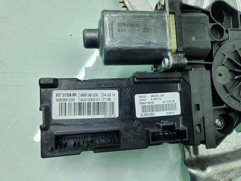 Foto 3ª: Elevalunas Eléctrico Delantero Izquierdo Renault Megane BUSINESS BERLINA 95CV 70KW III BERLINA 5 P [K9K846] (2014)