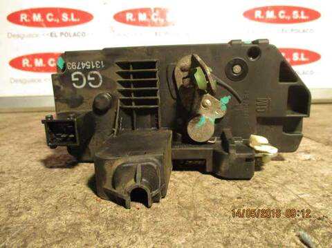 Foto 2ª: Cerradura Puerta Trasera Izquierda Opel Corsa 1.2 16V CAT Z 12 XE - LW4) 75CV 55KW [Z12XE] (2004)