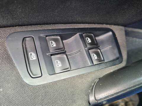 Botonera Elevalunas Volkswagen Golf ADVANCE 116CV 85KW