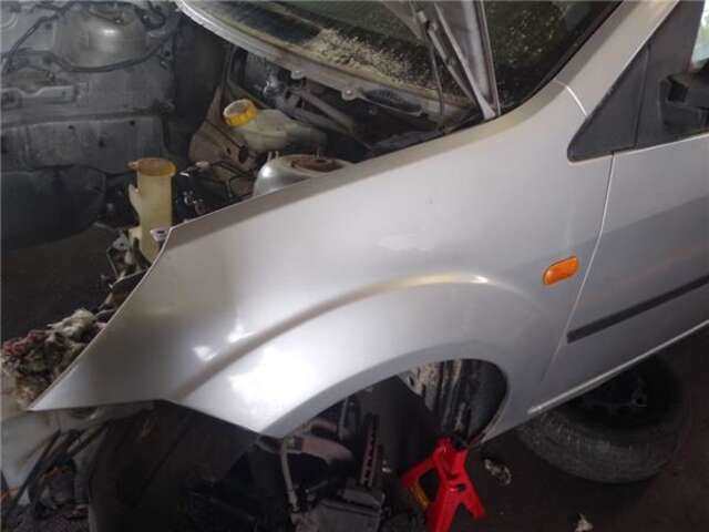 Aleta Delantera Derecha Ford Fiesta 1.4 TDCI