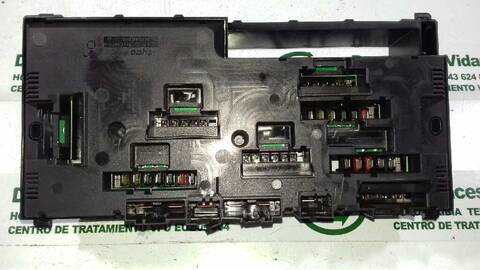 Foto 3ª: Caja Reles Fusibles Bmw Serie 5 518 530D 245CV 180KW [N57D30A] (2010)