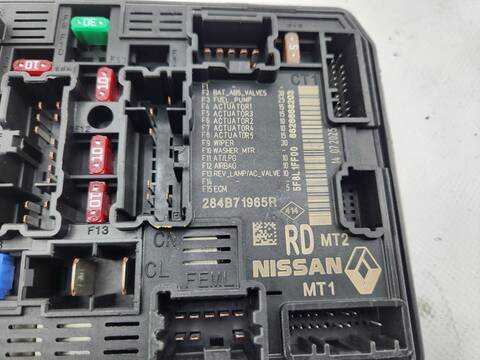 Foto 2ª: Caja Reles Fusibles Dacia Sandero STEPWAY EXPRESSION 91CV 67KW [H4DF4] (2025)