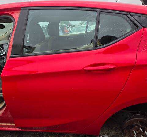 Puerta Trasera Izquierda Opel Astra DYNAMIC START/STOP 105CV 77KW