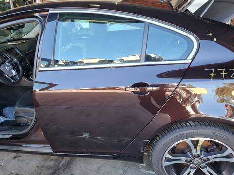Puerta Trasera Izquierda Opel Insignia EXCELLENCE BERLINA 140CV 103KW