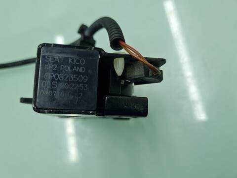 Foto 3ª: Cerradura Capot Seat Ibiza STYLE CONNECT 90CV 66KW [CJZC] (2017)