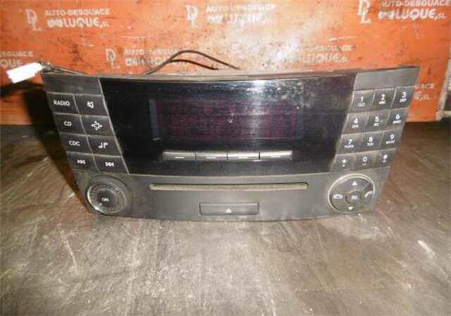 Foto 2ª: Sistema Audio Radio CD Mercedes Clase E 180 2.2 E 220 CDI (211.006) [2.2 LTR. - 110 KW CDI CAT] [OM 646.961]