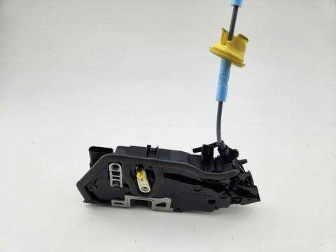Foto 4ª: Cerradura Puerta Delantera Izquierda Bmw Serie 3 315 330D XDRIVE SPORT LINE 4P) BERLINA 265CV [B57D30A] (2022)