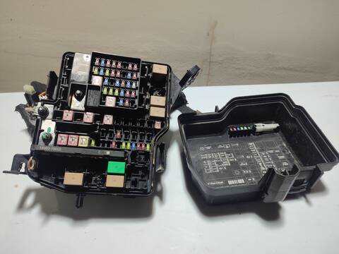 Caja Reles Fusibles Kia Sportage VERSION INDEFINIDA