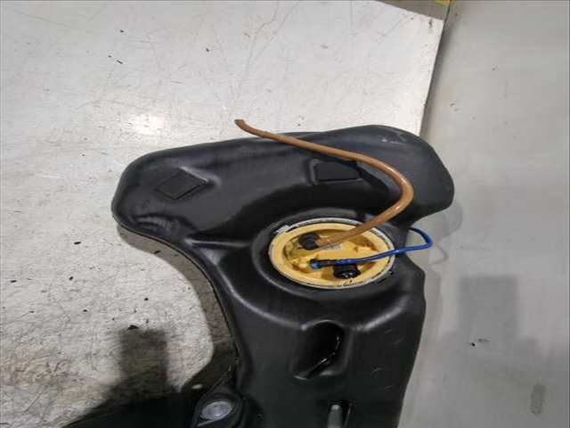 Foto 2ª: Deposito de Combustible Bmw Serie 1 114 120 D 177CV [N47 D20 A N47 D20 C] (2003)