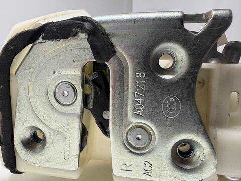 Foto 2ª: Cerradura Puerta Trasera Derecha Mitsubishi ASX VERSION INDEFINIDA (2014)