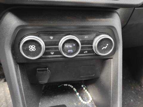 Mando Climatizador Dacia Sandero H4D470