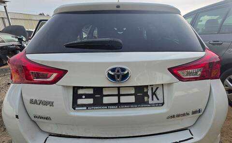 Portón Toyota Auris 2ZRFXE