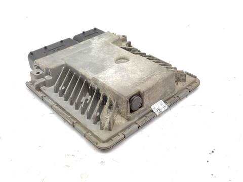 Foto 2ª: Centralita Motor ECU Volkswagen Passat 2.0 TDI 16V 140CV 103KW [BKP] (2006)