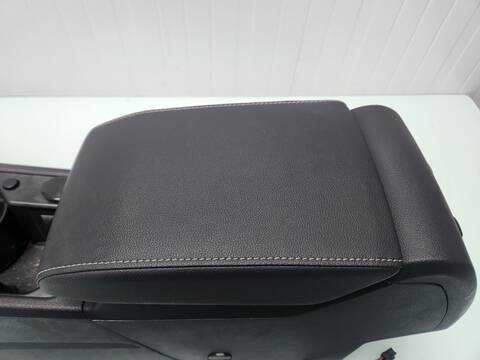 Foto 2ª: Consola Central Volkswagen Golf STYLE 115CV [DXDE] (2024)