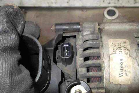 Foto 4ª: Alternador Ford Mondeo AMBIENTE BERLINA 130CV 96KW [FMBA] (2004)