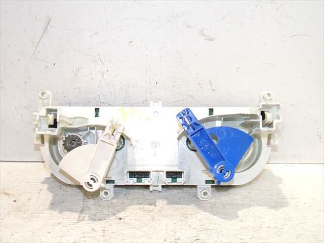 Foto 2ª: Mando Calefacción A. A. Renault Clio 1.5 DCI 2016-2019 [K9KE6] (2017)