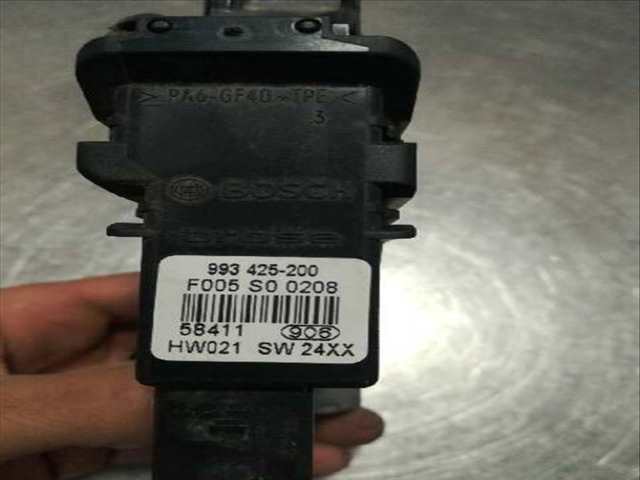 Foto 4ª: Elevalunas Eléctrico Trasero Derecho Volkswagen Golf BERLINA 105CV 77KW (2003)