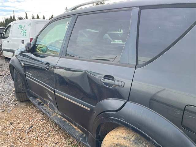 Foto 2ª: Puerta Trasera Izquierda Ssangyong Rexton 2.7 TD XVT [D27DT] (2007)