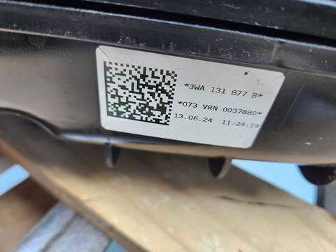 Foto 3ª: Deposito AdBlue Volkswagen Passat R-LINE 4 MOTION 193CV [DXNB] (2024)