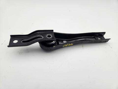 Foto 3ª: Soporte Motor Volkswagen Golf STYLE 115CV [DXDE] (2024)
