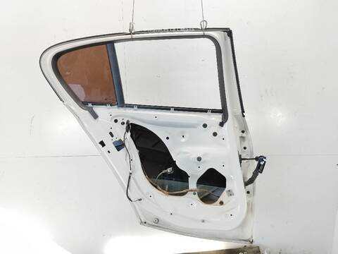 Foto 3ª: Puerta Trasera Izquierda Bmw Serie 1 114 116 D [N47 D20 C] (2011)